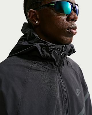 Nike Tech Men's Woven Jacket. Nike RO